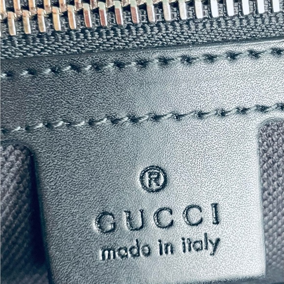Gucci Messenger Bag, Unisex, LIKE NEW, GG Messenger black Bag with Strap, NICE💯 - Picture 13 of 16